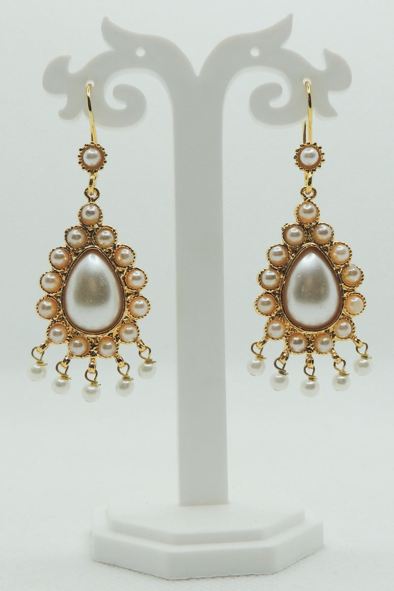 Farida Earrings In Pearl