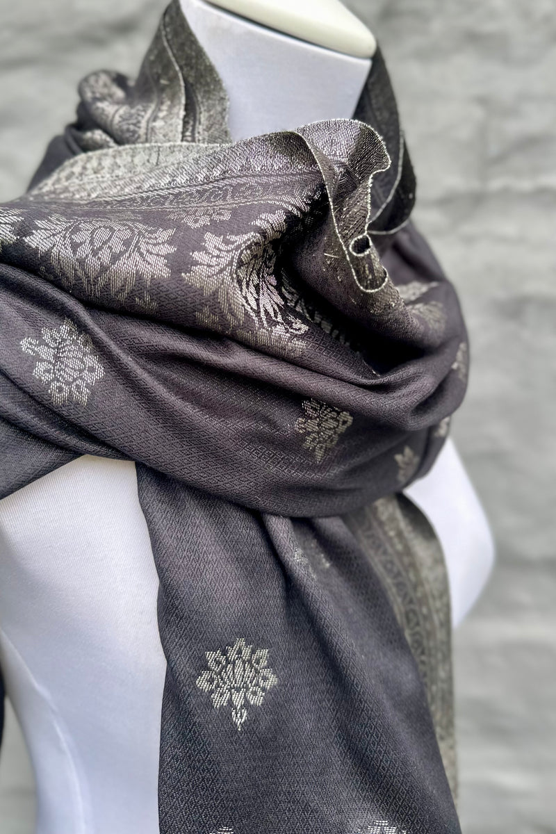 Cashmere & Bamboo Scarf In Silvery Onyx